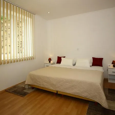Oasis Cypress - Three Bedroom With Terrace And Swimming Pool * Čilipi