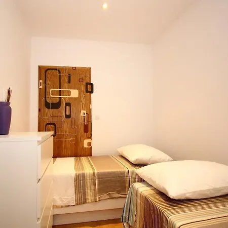 Oasis Cypress - Three Bedroom With Terrace And Swimming Pool