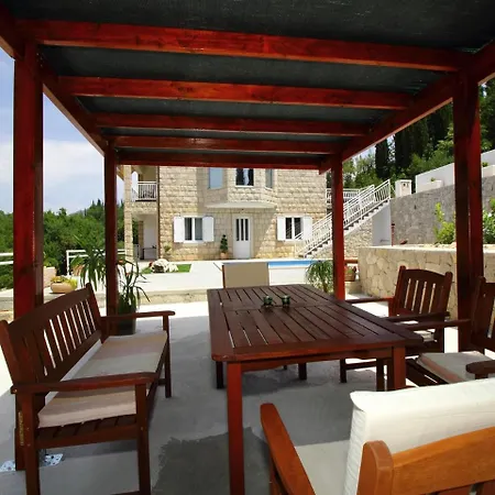 Апартаменты Oasis Cypress - Three Bedroom With Terrace And Swimming Pool