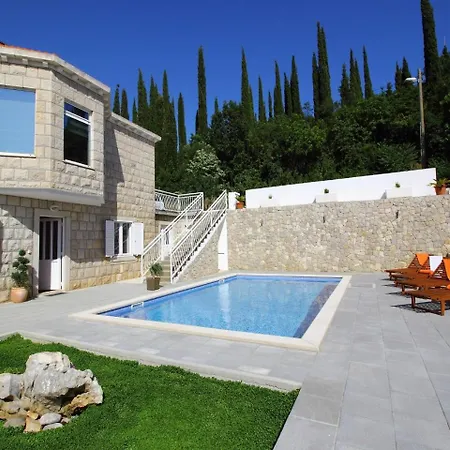 Апартаменты Oasis Cypress - Three Bedroom With Terrace And Swimming Pool *
