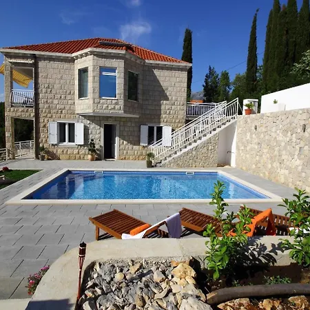 Oasis Cypress - Three Bedroom With Terrace And Swimming Pool * Чилипи