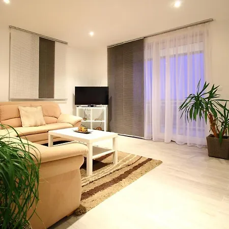 Апартаменты Oasis Cypress - Three Bedroom With Terrace And Swimming Pool *